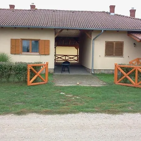 Appartamento Dominika Apartman *